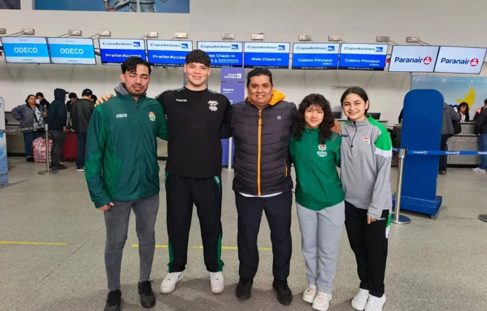 Los karatecas bolivianos que se entrenan en Asunción. Foto: Feboka.
