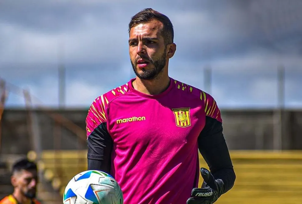 Rodrigo Banegas, arquero de The Strongest, en un entrenamiento anterior. Foto: club The Strongest
