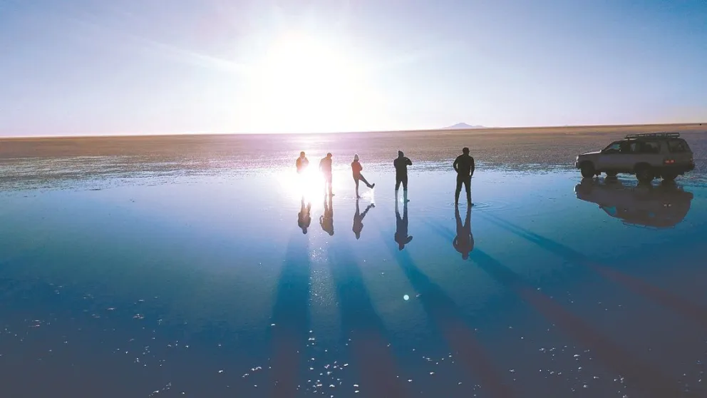 El Salar de Uyuni es uno de los mayores atractivos turísticos de Bolivia. Foto: ABI
