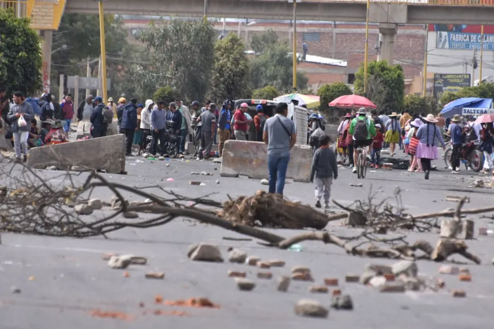 Bloqueos en Vinto, Cochabamba, durante las dos semanas de convulsión. Foto: APG