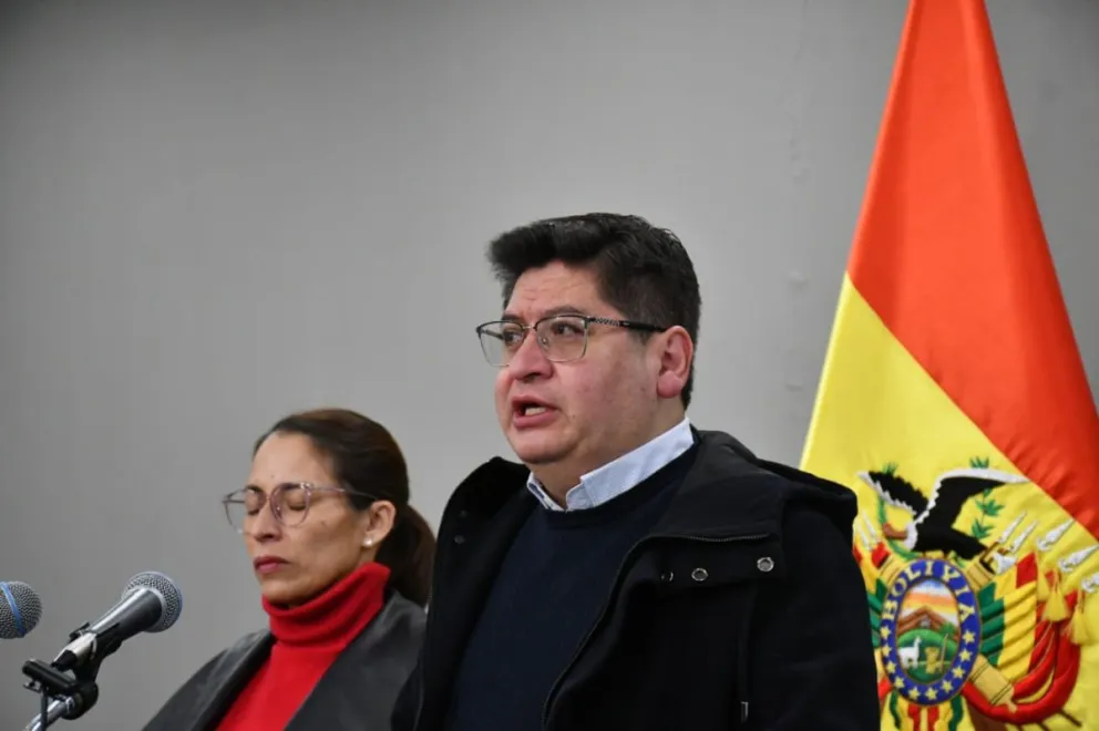La ministra de Justicia y el ministro de Economía, en la conferencia de prensa conjunta de este miércoles. Foto: APG