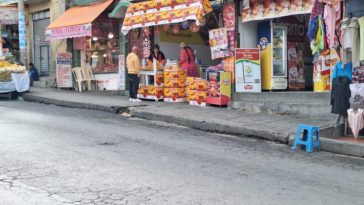 Oferta de carne de pollo en las agencias que est&aacute;n fuera del mercado Rodr&iacute;guez. Foto. MBelmonte