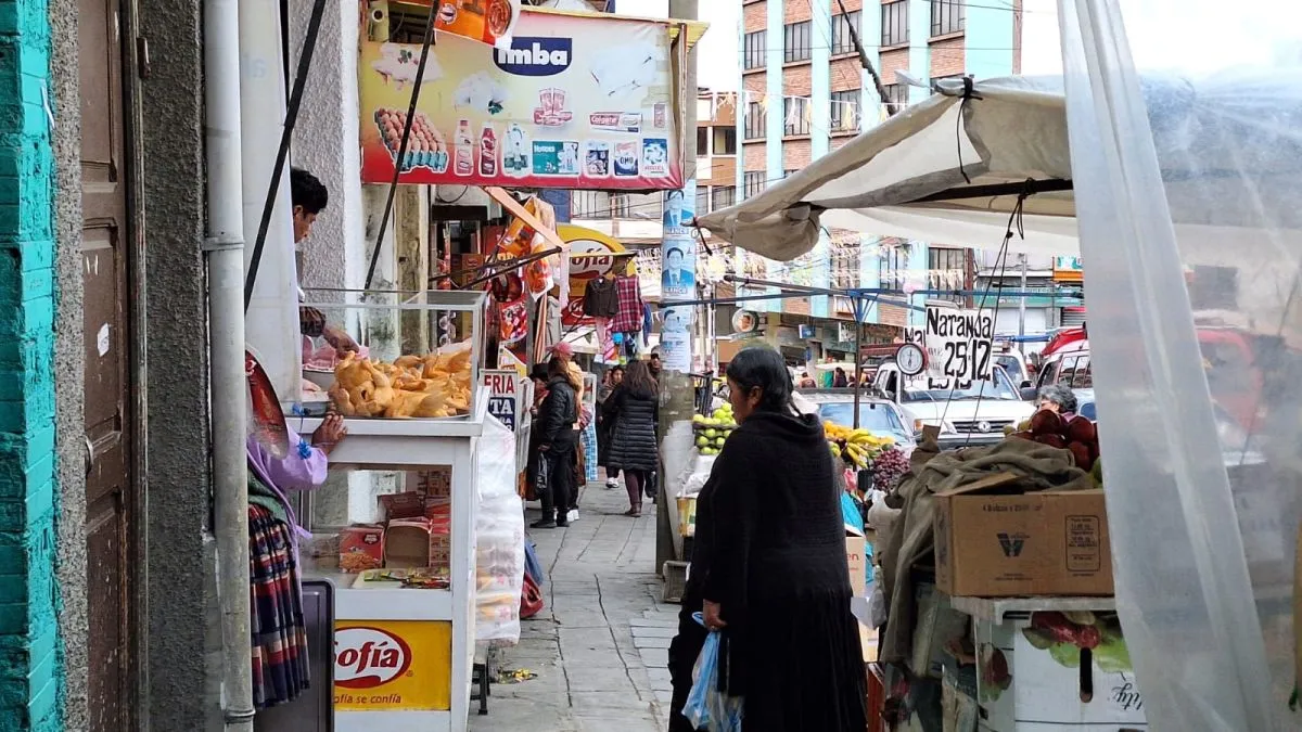 Venta de carne de pollo en otra agencia en la zona de San Pedro. Foto: M. Belmonte