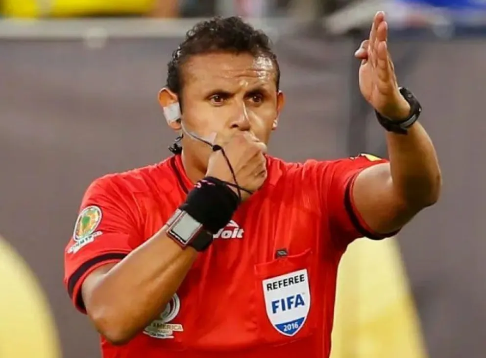 El orureño Gery Vargas será el juez central del choque entre celestes y atigrados. Foto: AD