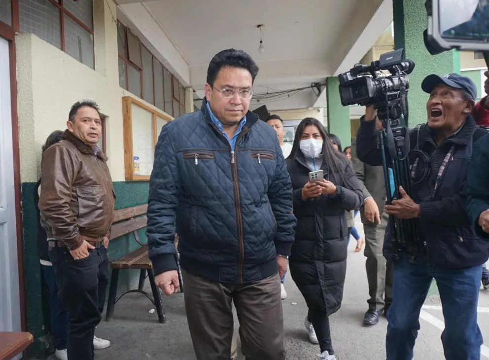 Siles cuando se presentó a la Felcc, este jueves. Foto: APG