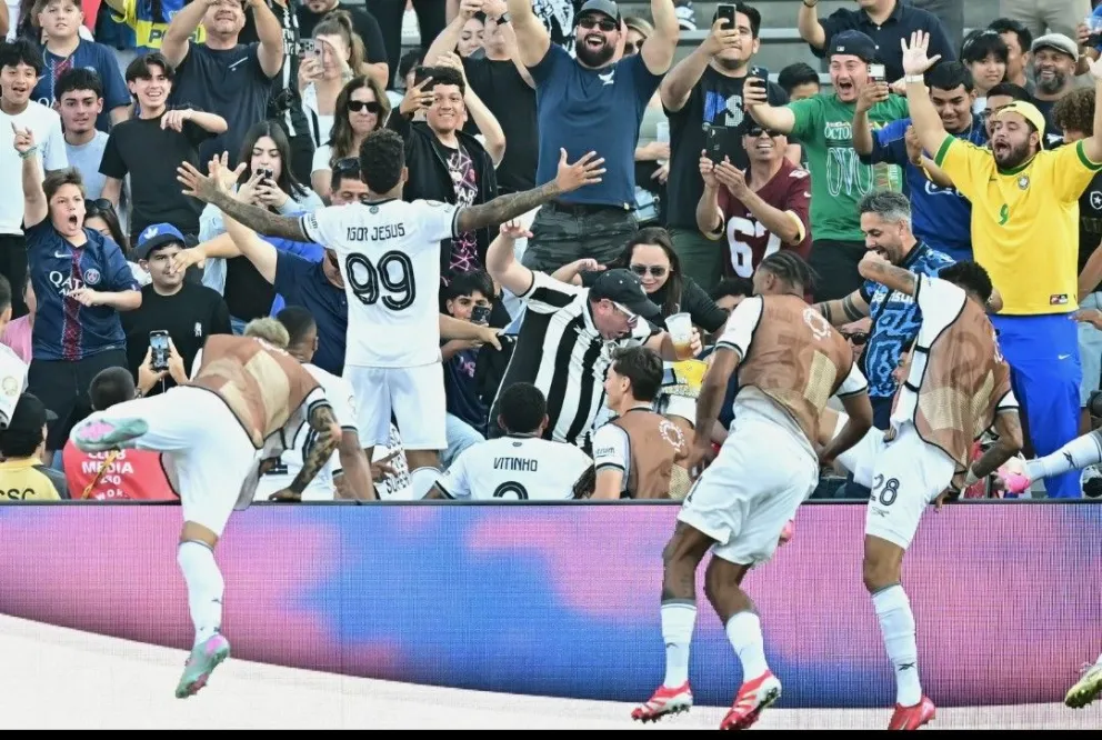 El festejo de los brasileños por el triunfo. Foto: Conmebol 