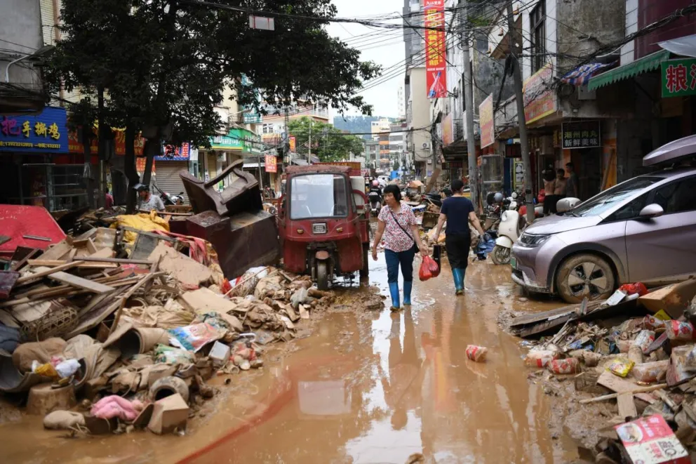 En el condado de Huaiji (provincia de Cantón, sureste), una de las zonas más damnificadas, se registraron más de 300.000 afectados. Foto: EFE