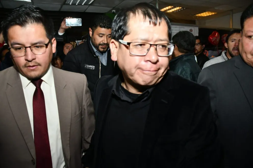 El expresidente del Tribunal Departamental de Justicia (TDJ) de La Paz, Iván Córdova, este viernes en la Fiscalía. Foto: APG 