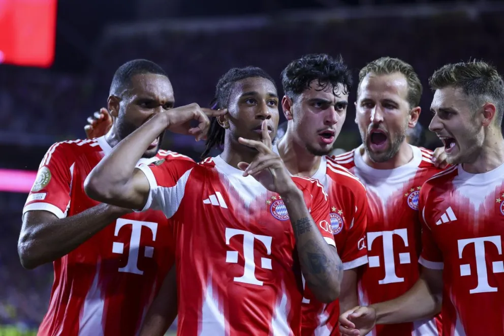 Jugadores del Bayern Múnich celebran el tanto del triunfo. Foto: EFE.