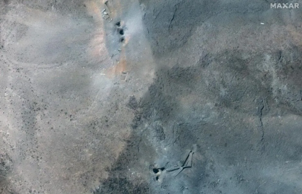 Una imagen satelital proporcionada por Maxar Technologies muestra una vista general de la planta subterránea de enriquecimiento de uranio de Fordo antes de los ataques aéreos estadounidenses en Irán, el 20 de junio de 2025. Foto: EFE