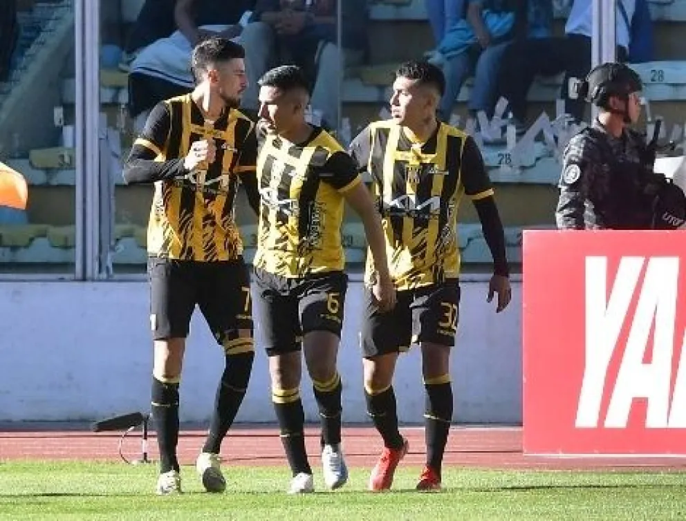 El festejo de los atigrados luego del empate de Joel Amoroso. Foto. APG