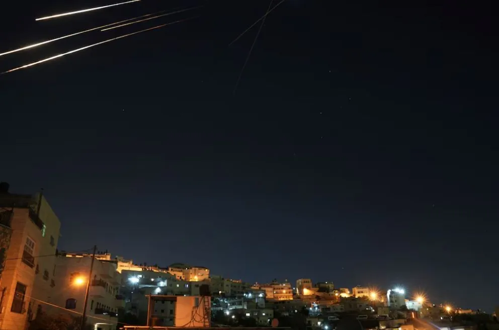 Israel continúa sus ataques con misiles a blancos militares en Irán. Foto: Infobae