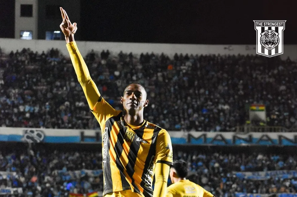 El panameño Abdiel Ayarza festeja un gol que le hizo a Bolívar en 2024. Foto: club The Strongest