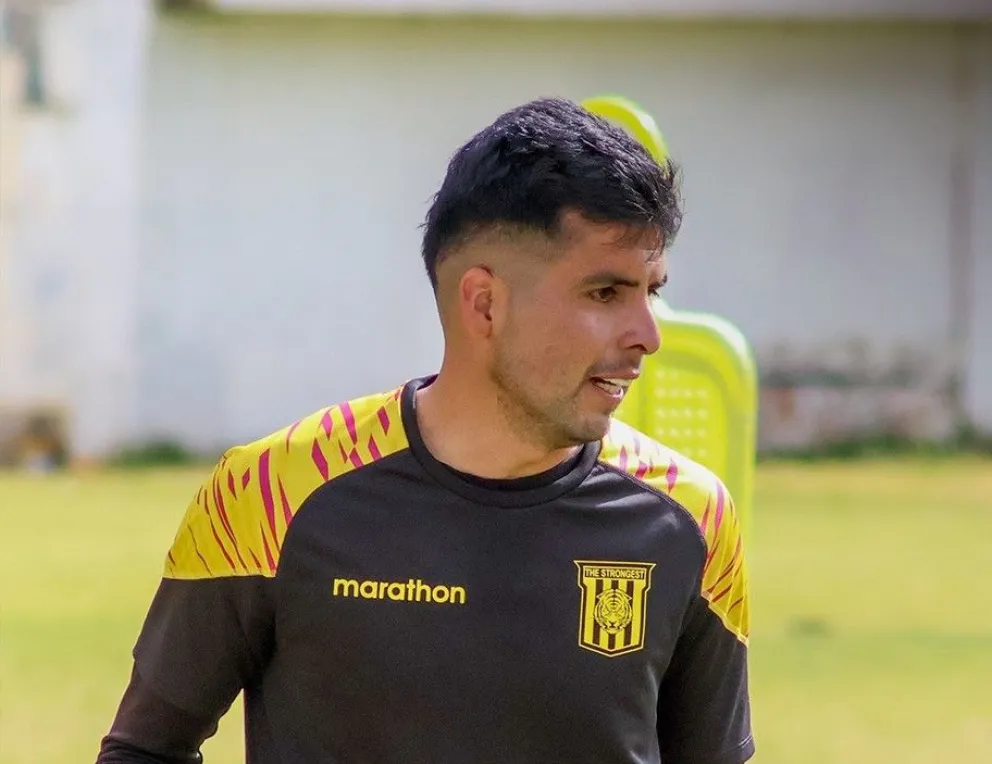 Leonel López en una práctica anterior de los atigrados en Achumani. Foto: The Strongest.