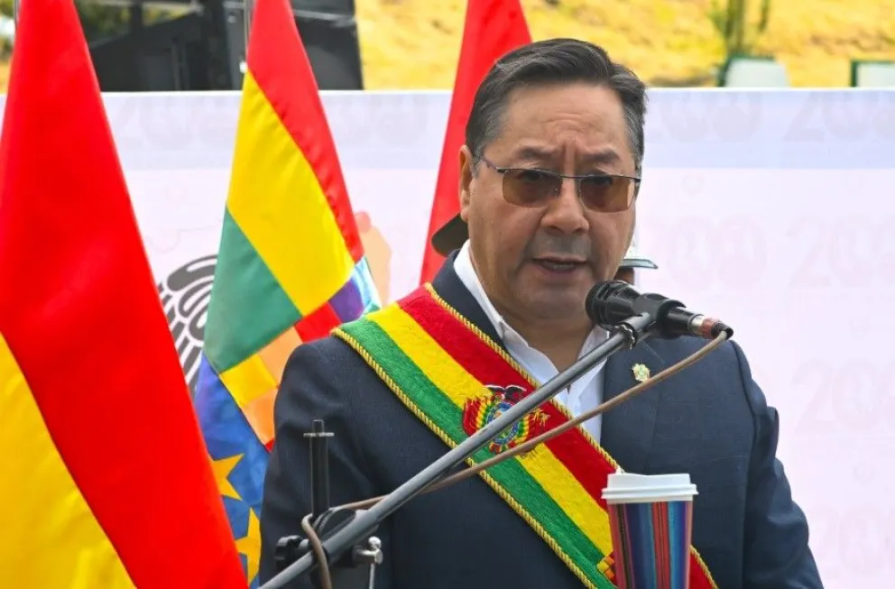 El presidente Luis Arce en una ceremonia del aniversario de la Policía Boliviana. Foto: Facebook de Luis Arce