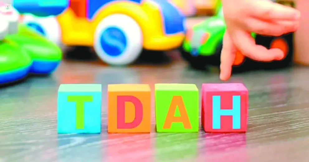 El trastorno neurodivergente suele presentarse en niños, pero puede arrastrarse hasta la vida adulta, en la que genera dificultades. Foto: Referencial