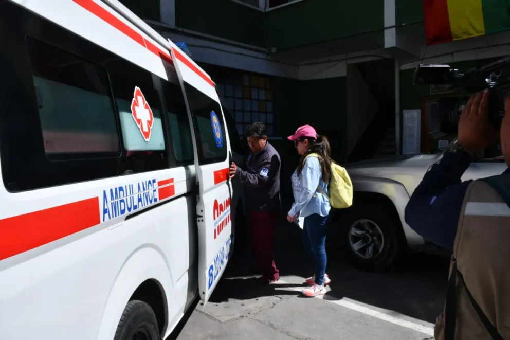 Trasladaron al exministro César Siles en una ambulancia, luego de que se descompensó. Foto: APG (archivo)
