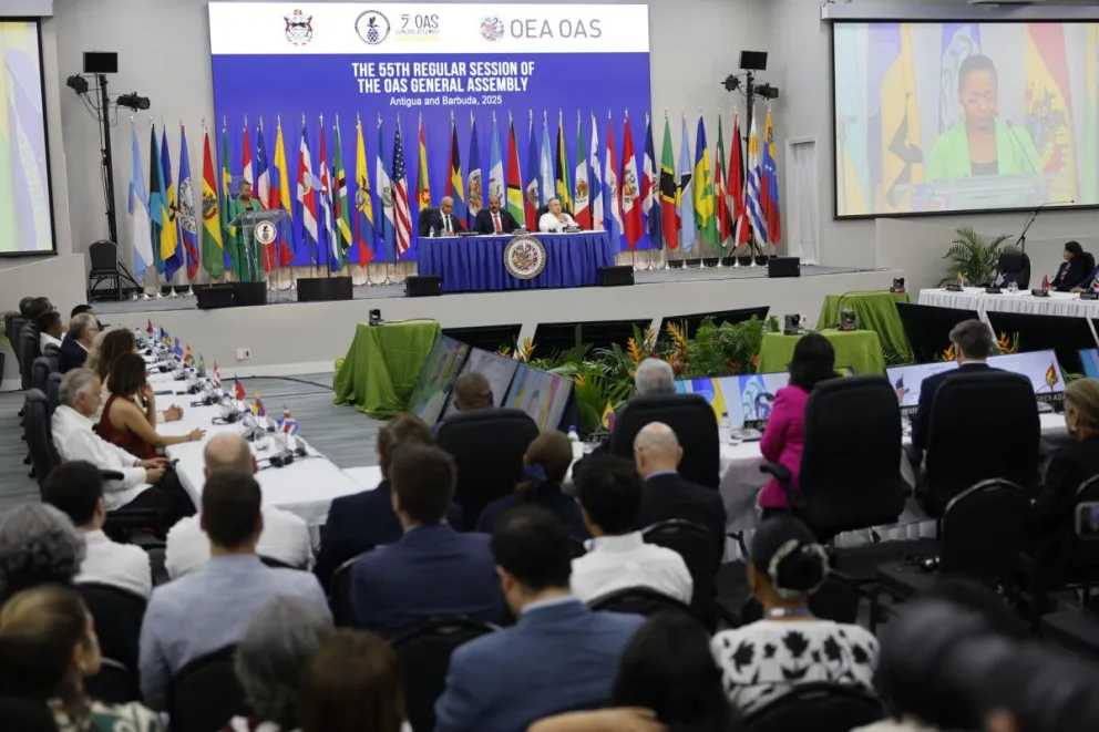 Vista general de la sesión de apertura de la 55ª Asamblea General de la OEA, este miércoles, 25 de junio, en Saint John's (Antigua y Barbuda). Foto: EFE