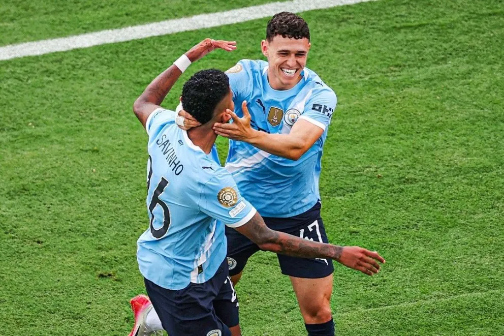 El festejo de los jugadores del Manchester City luego de convertir el tercer gol. Foto: MC