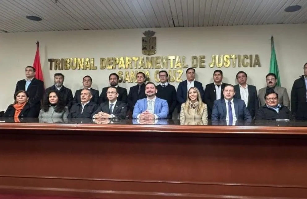 El pronunciamiento de los magistrados de Poder Judicial, este viernes en Santa Cruz. Foto: AJN