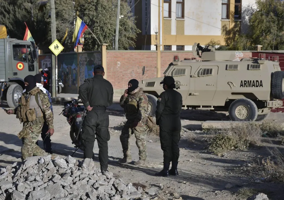 Militares en Llallagua, durante los actos violentos del 12 de junio. Foto: APG