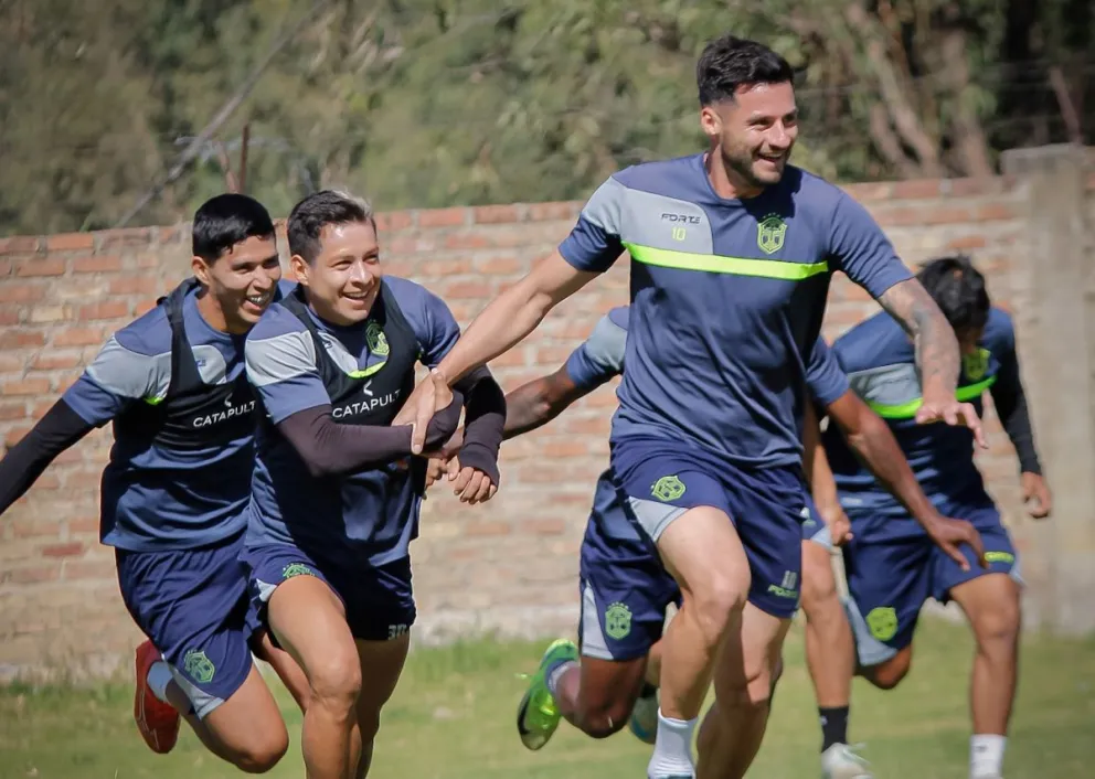Jugadores de San Antonio en un entrenamiento en Cochabamba. Foto: SA