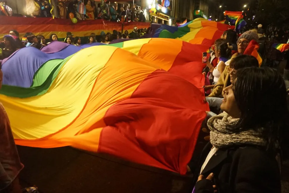 Participantes el desfile que hicieron su ingreso por El Prado paceño. Foto: APG