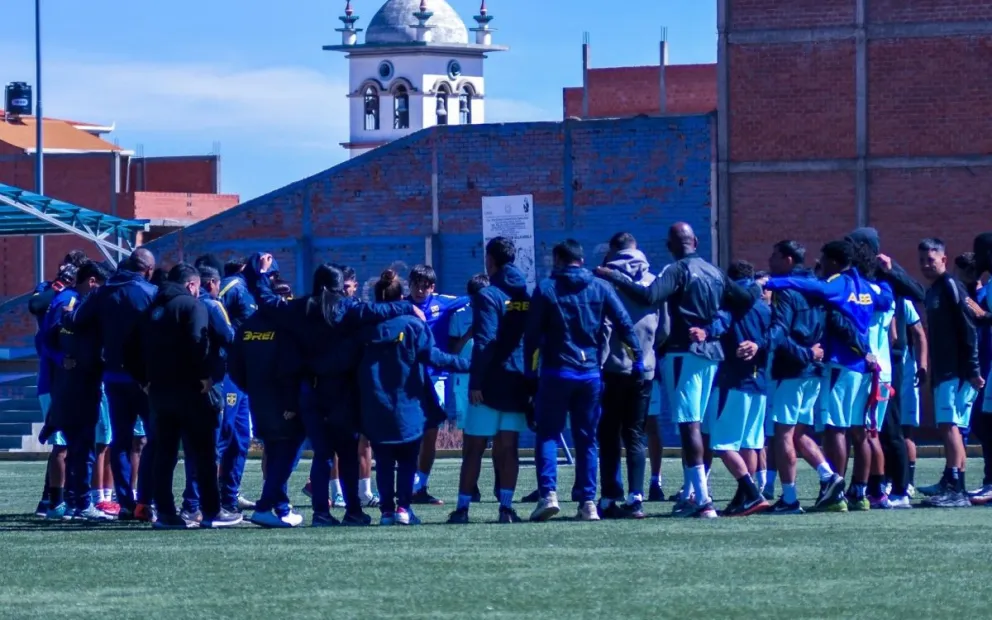 Jugadores de ABB previo a un entrenamiento. Foto: ABB.