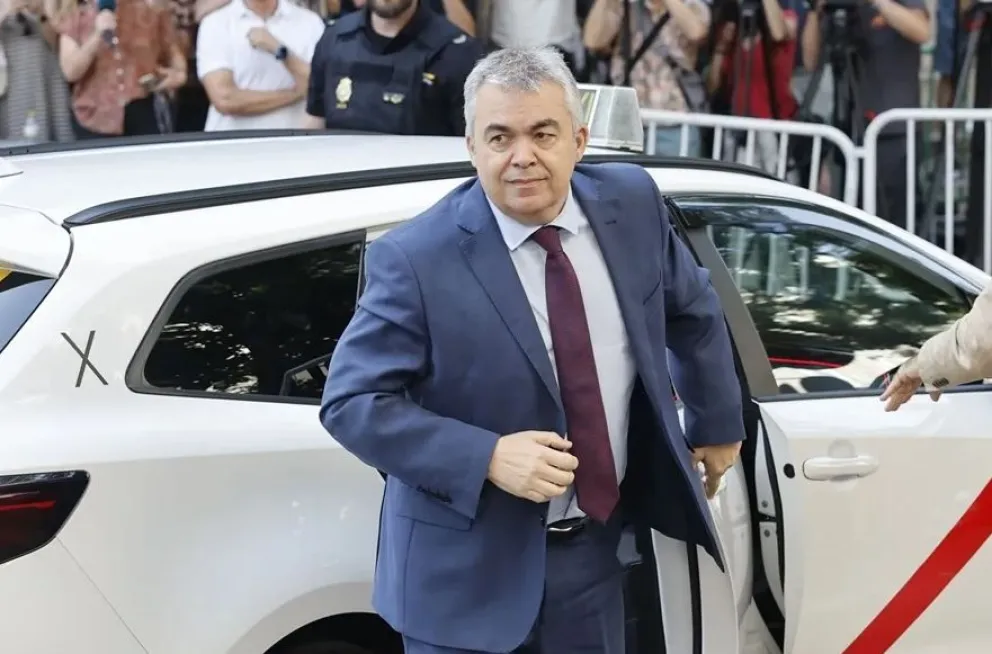 El exsecretario de organización del PSOE Santos Cerdán a su llegada antes de comparecer ante el juez. Foto: EFE