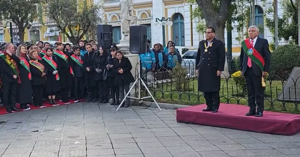 Autoridades paceñas, en el acto que se realizó en Plaza Murillo. Foto: Captura Facebook GAMLP