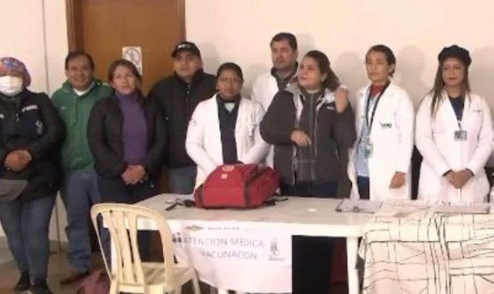 Equipo de salud que atiende en Viru Viru. Foto: DTV