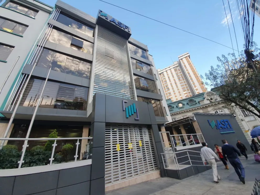 La ASFI instruyó a las entidades financieras atender solicitudes de reprogramación o refinanciamiento de la deuda. Foto: Asfi