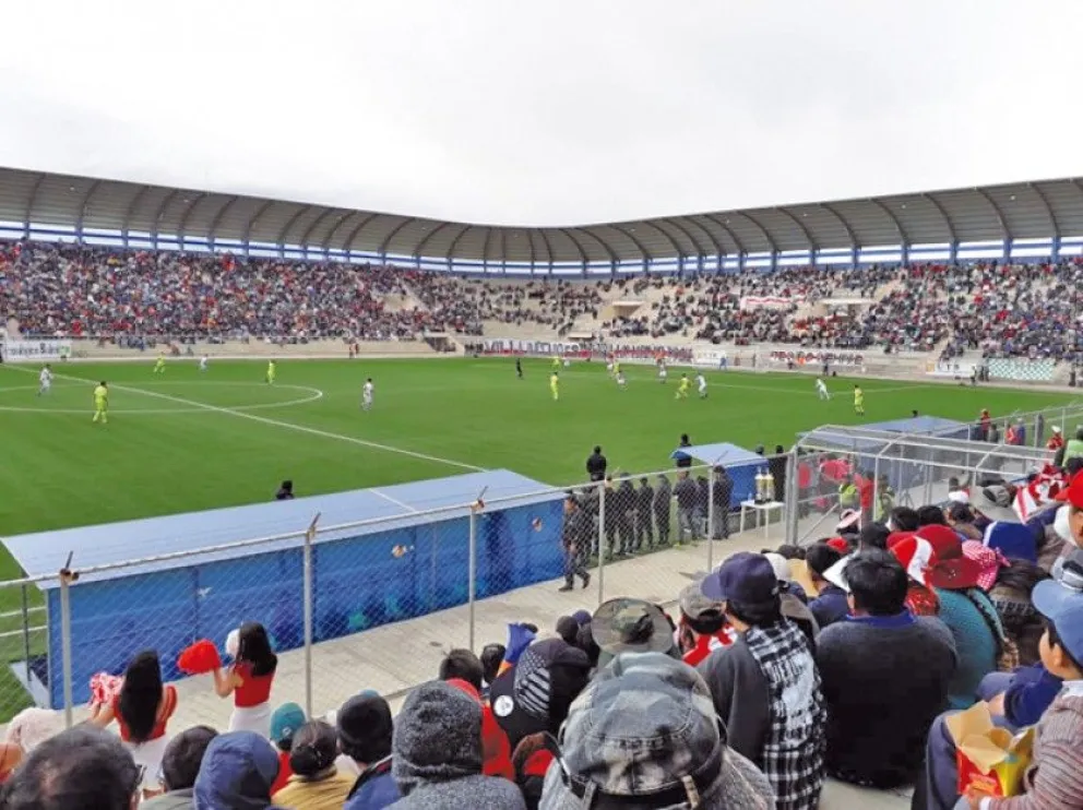 El estadio Municipal de Villa Ingenio, sede del juego entre millonarios y atigrados. Foto: AD