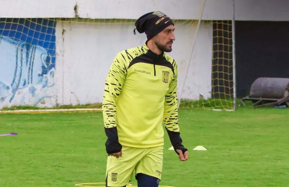 Luciano Ursiono en un entrenamiento pasado del Tigre. Foto: club The Strongest