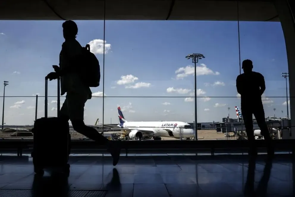 Miles de vuelos cancelados en la huelga de dos días de los controladores aéreos franceses. Foto: EFE