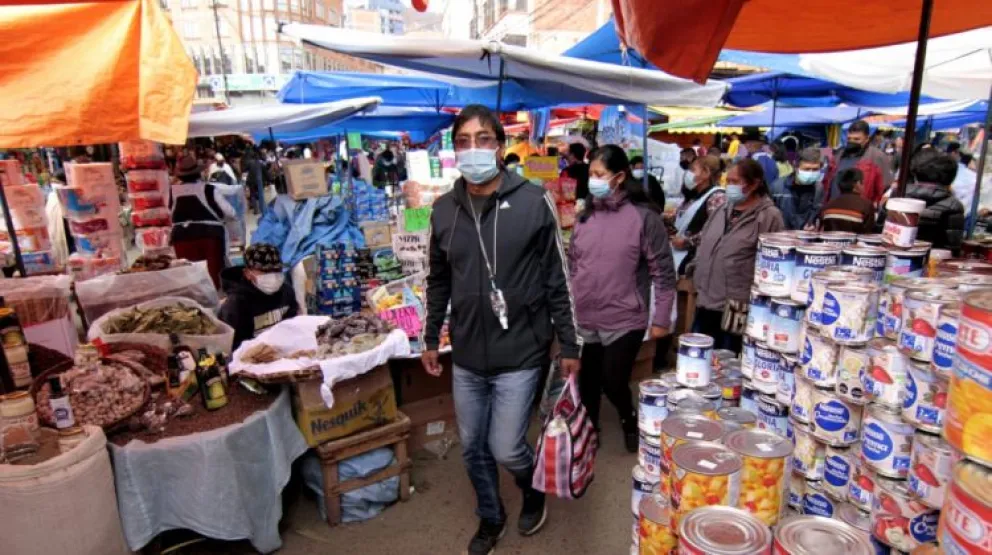 Bolivia desde 2024 y este año enfrenta un alza de la inflación y menor oferta de productos como el aceite en medio de una crisis económica. Foto ABI