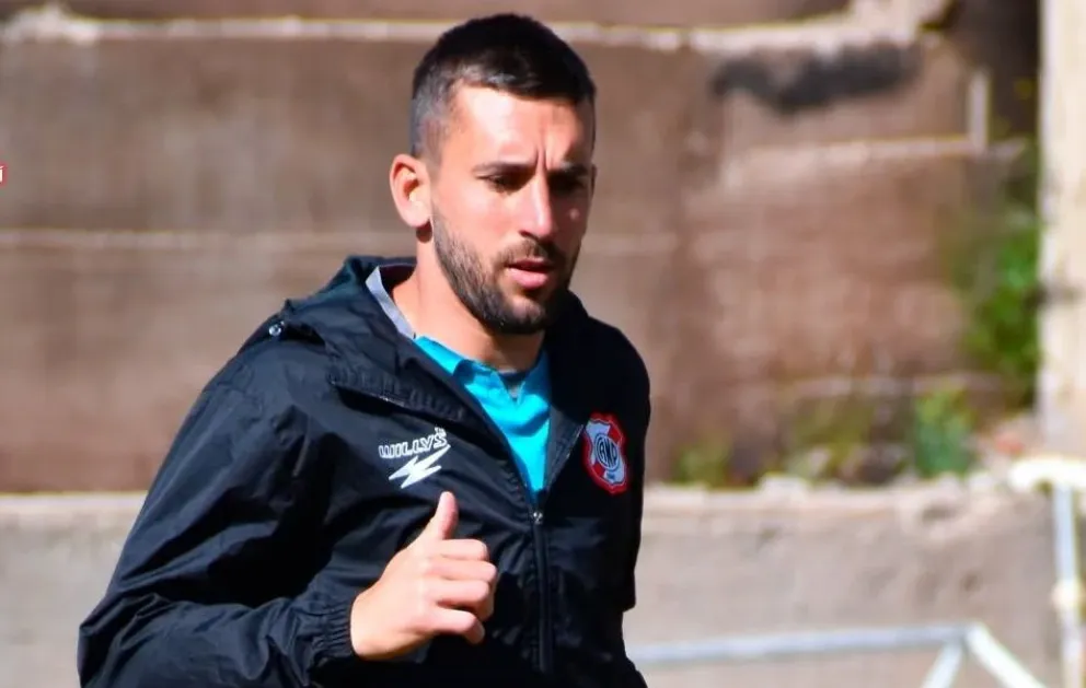 Echeverría durante un entrenamiento con el cuadro potosino. Foto: Nacional Potosí.