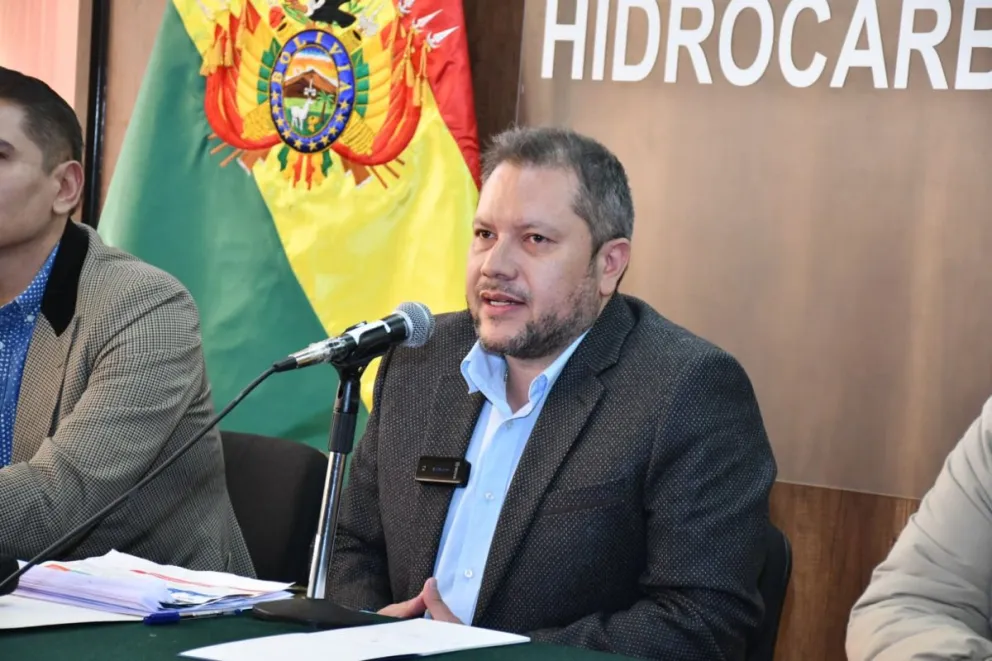 El ministro de Hidrocarburos y Energías, Alejandro Gallardo, en la conferencia de este viernes. Foto: APG