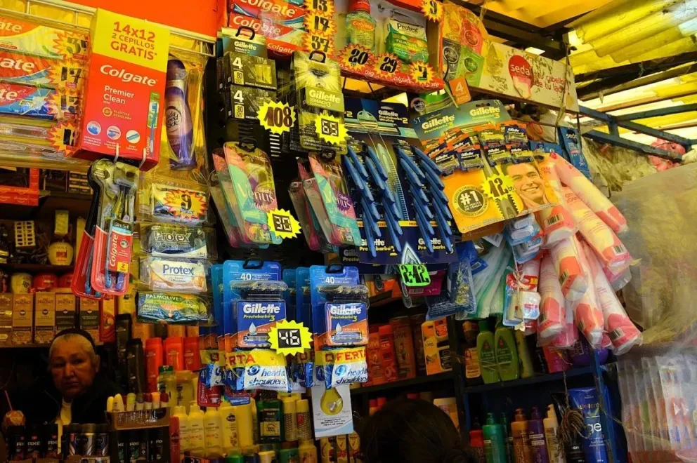 Varios productos de higiene personal y otros que no son alimentos registran precios altos. Foto: Lenny Chuquimia