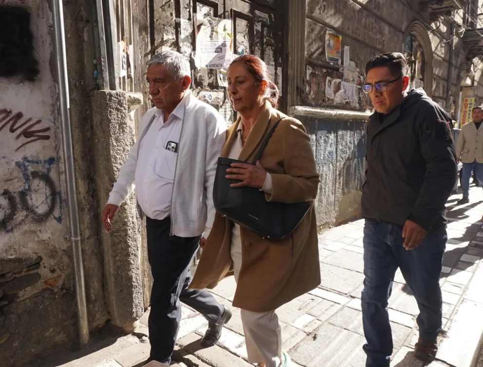 El Alcalde Iván Arias se presentó en la Fiscalía. Foto: APG