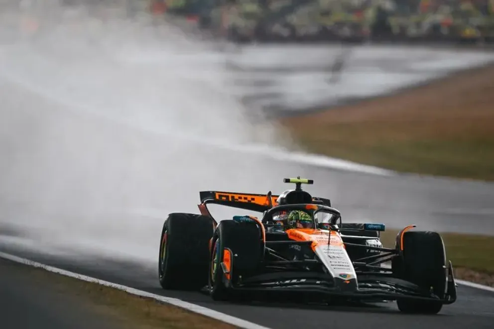 Norris comanda su bólido en el gran premio que se realizó en Inglaterra. Foto: GP
