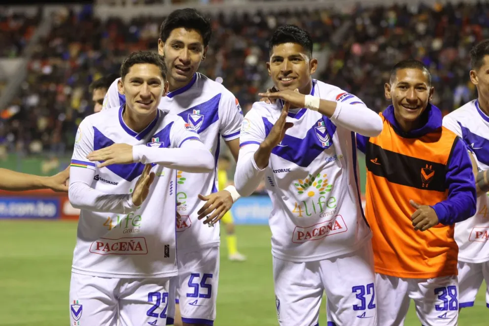 Los santos celebran el quinto tanto de la noche. Foto: APG