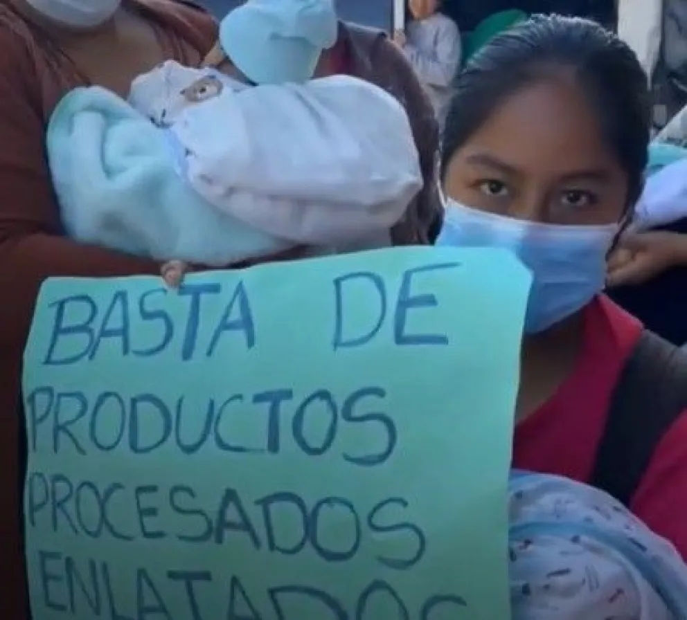 Una madre en la protesta. Foto: captura