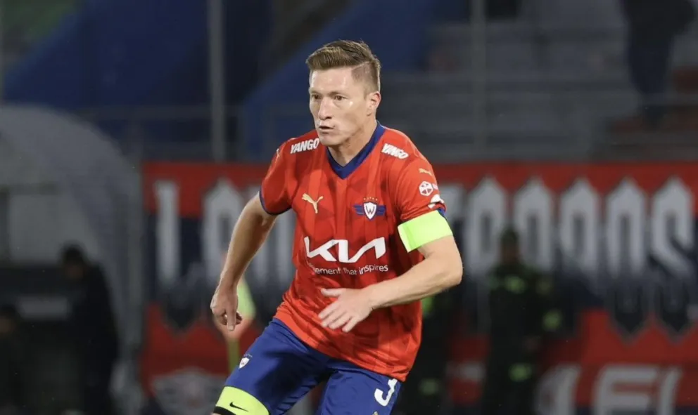 Chumacero con el cintillo de capitán en un partido del Rojo. Foto: Wilstermann.