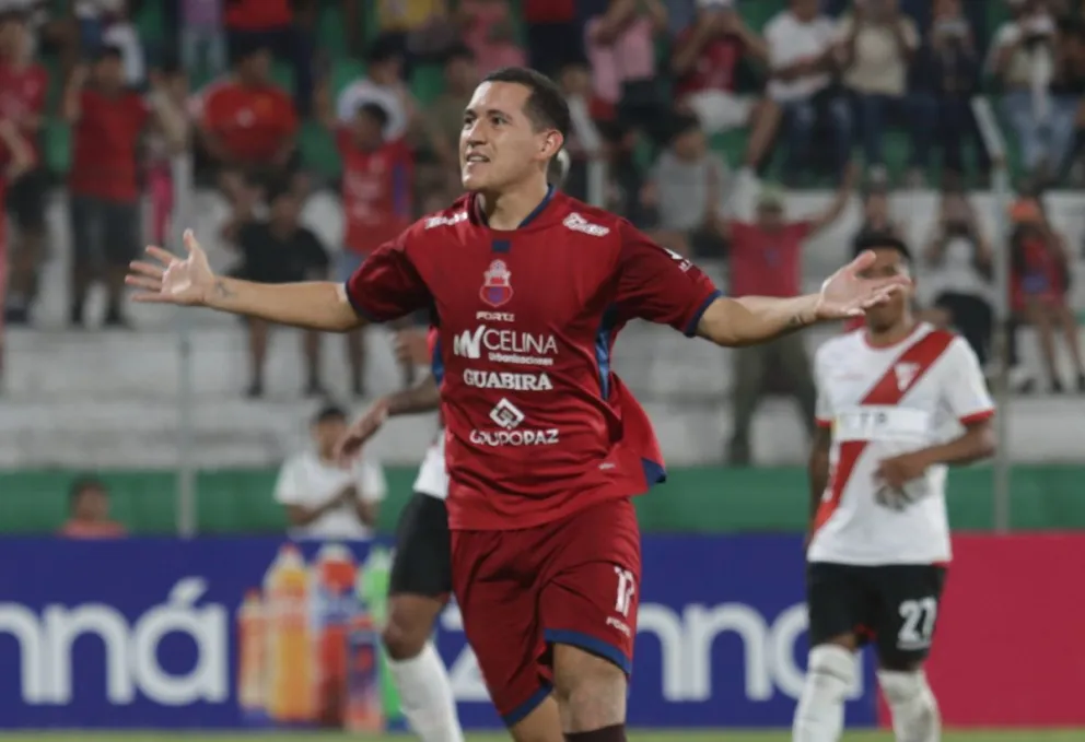 Cristian Barco celebra el tercer tanto de los azucareros. Foto: APG