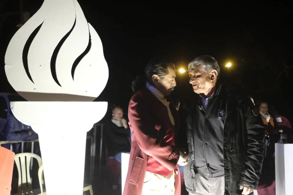 Arias y el actor que personificó a Pedro Domingo Murillo. Foto: AMUN 