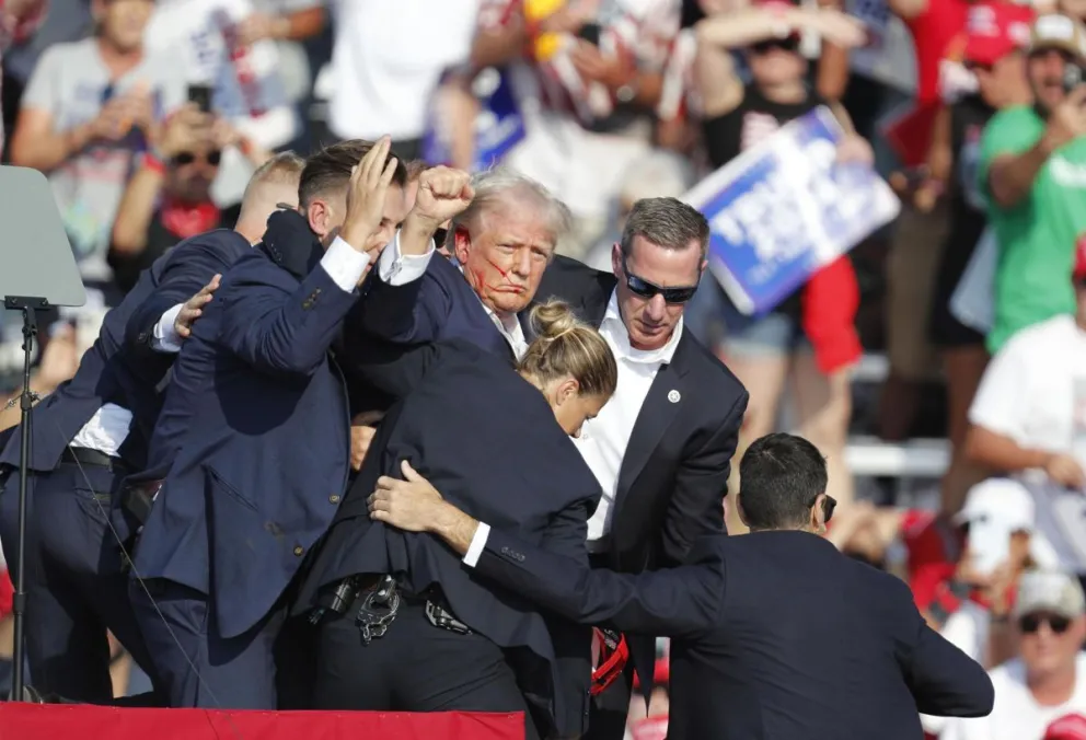 Trump en Butler, Pensilvania el 13 de julio de 2024, cuando recibió un disparo. Foto; EFE