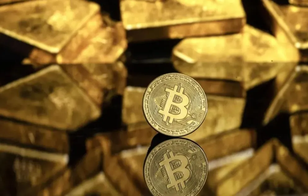 Un bitcoin en una imagen de archivo. Foto: EFE