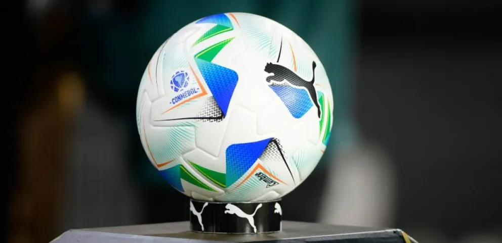 Ilustración de los balones múltiples en torneos internacionales. Foto Conmebol. 