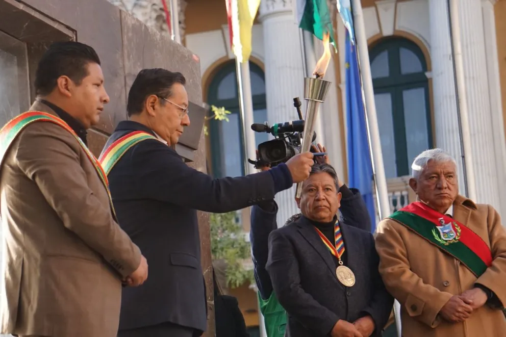 El presidente Arce y autoridades nacionales en los actos protocolares. Foto: ABI